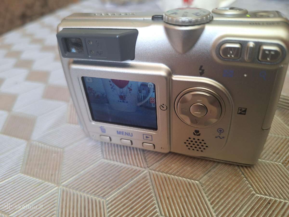 Nikon Coolpix E5200 skaimeninis fotoaparatas