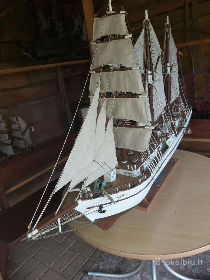 Burinio laivo modelis