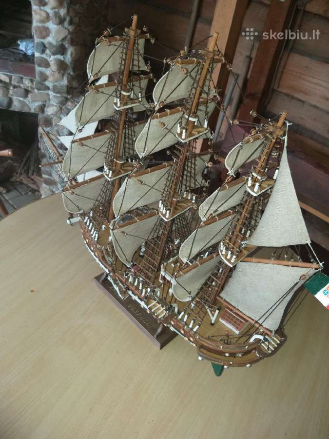 Burinio laivo modelis