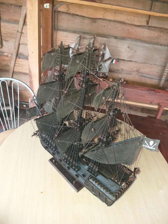 Burinio laivo modelis