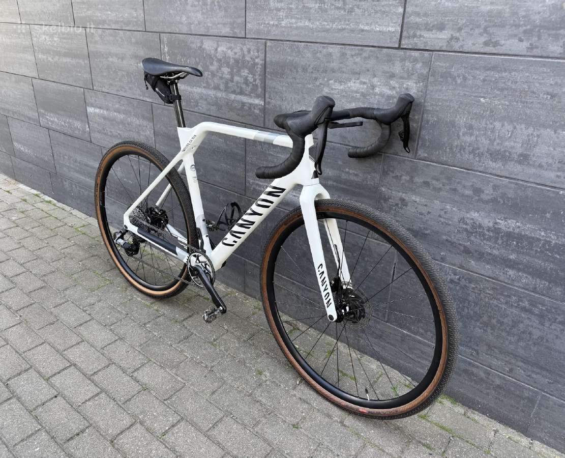 Canyon Inflite CF SLX, M, Rival AXS, Mvdp white