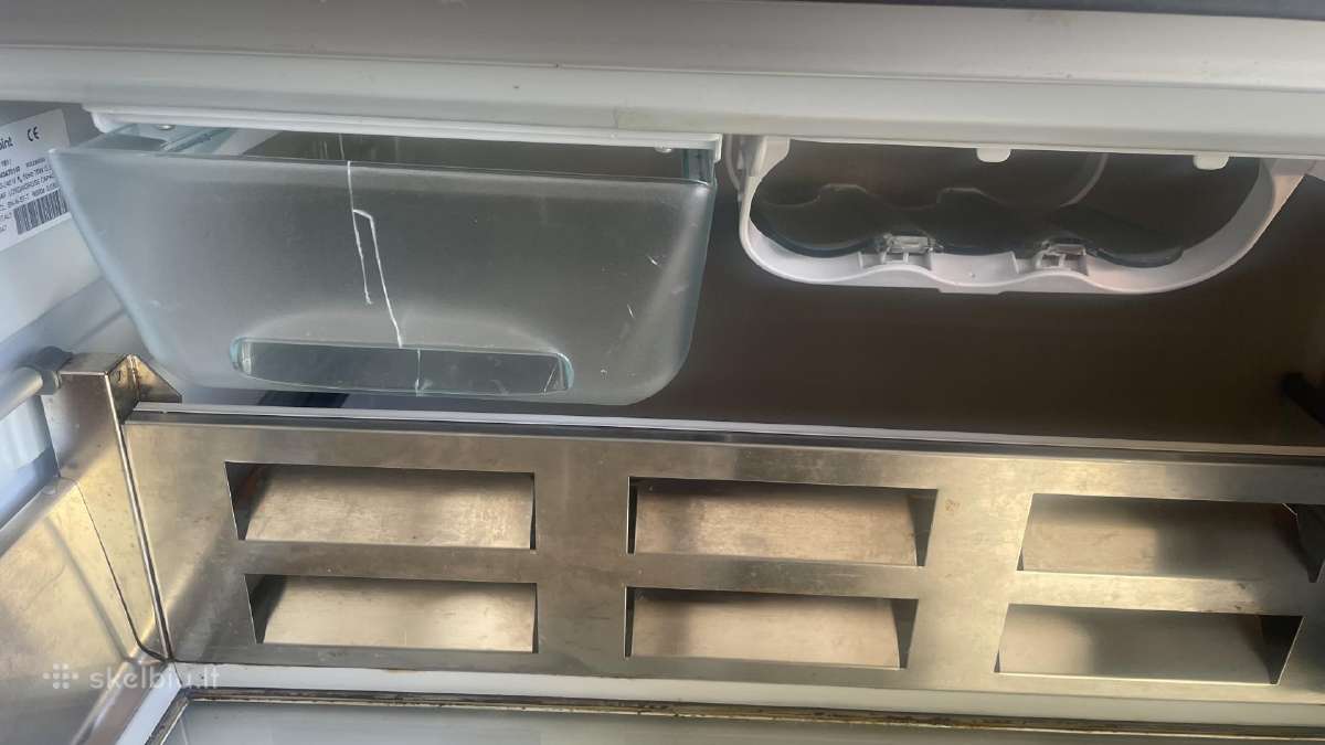 Hotpoint integruojamas šaldytuvas-stalčius - nuotraukos Nr. 13
