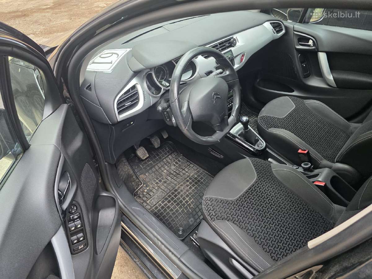 Parduodu gerą auto su priderintais numeriais.