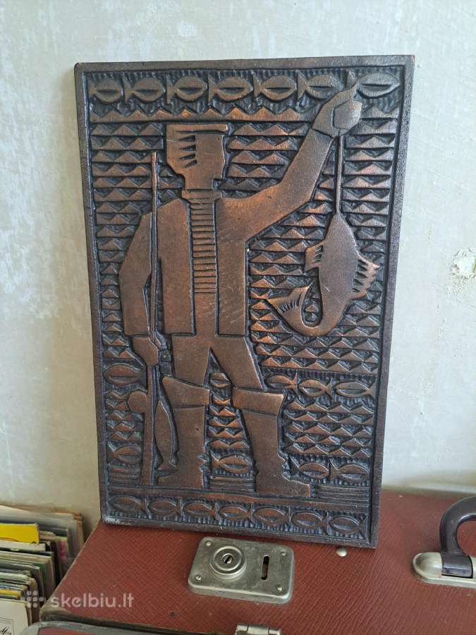 Tarybinių laikų metalinis bareljefas.
