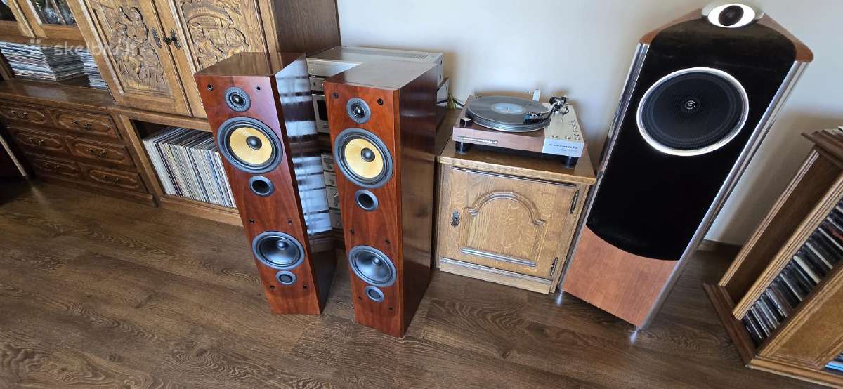 Bowers & Wilkins P5