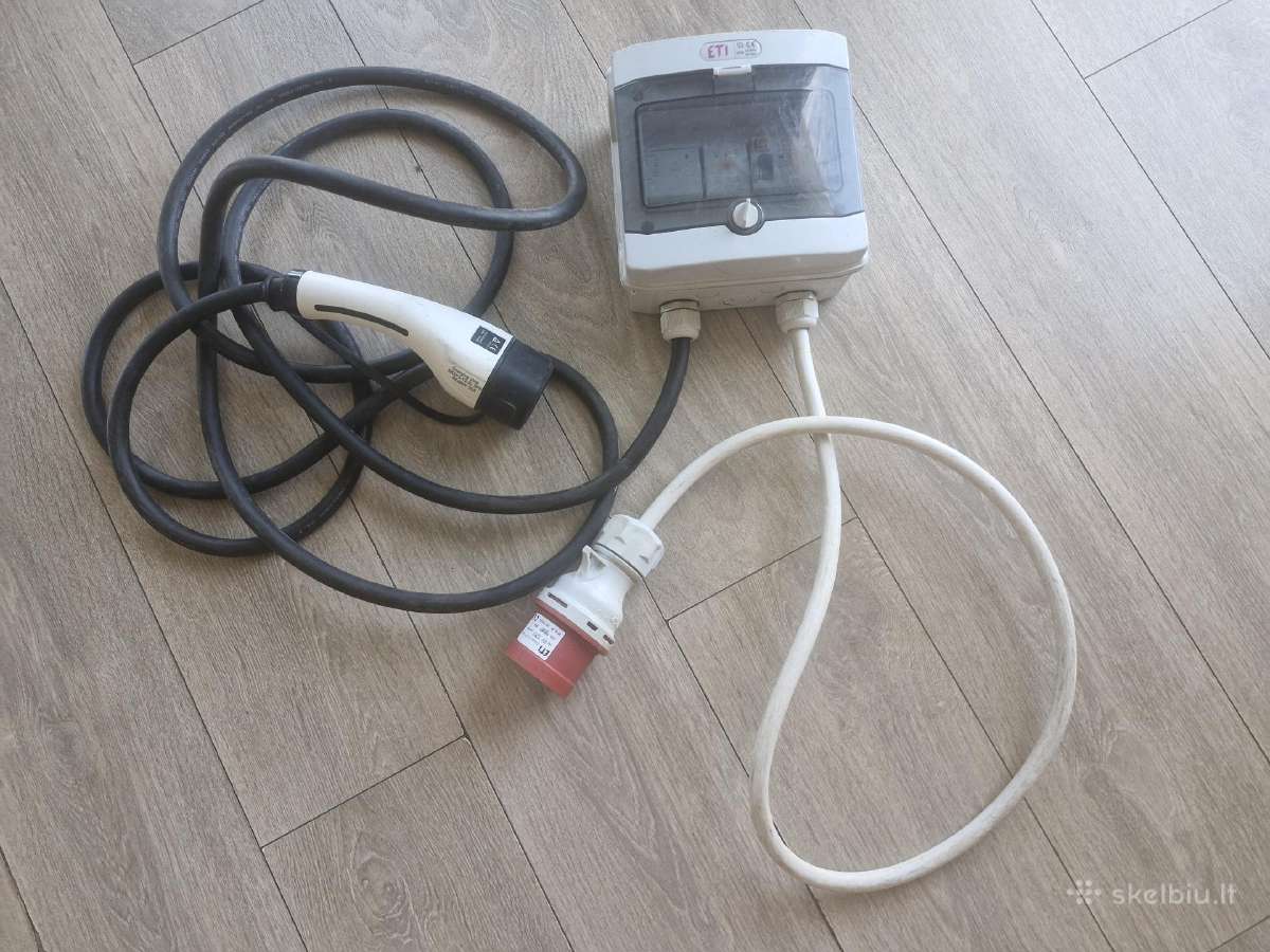 Elektromobilio krovimo atotelė