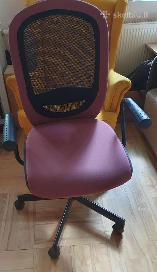Biuro kėdė su porankiais + grindų apsauga