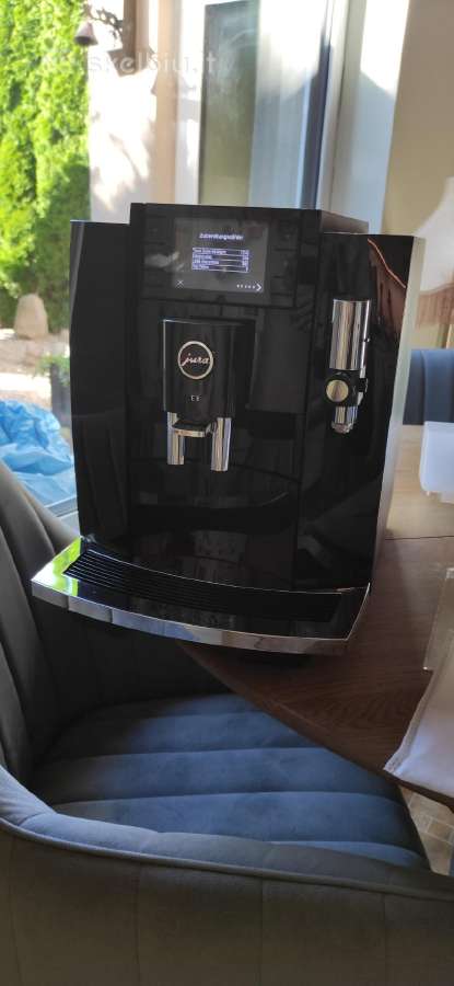 Jura e8 Ec 2025. Piano black
