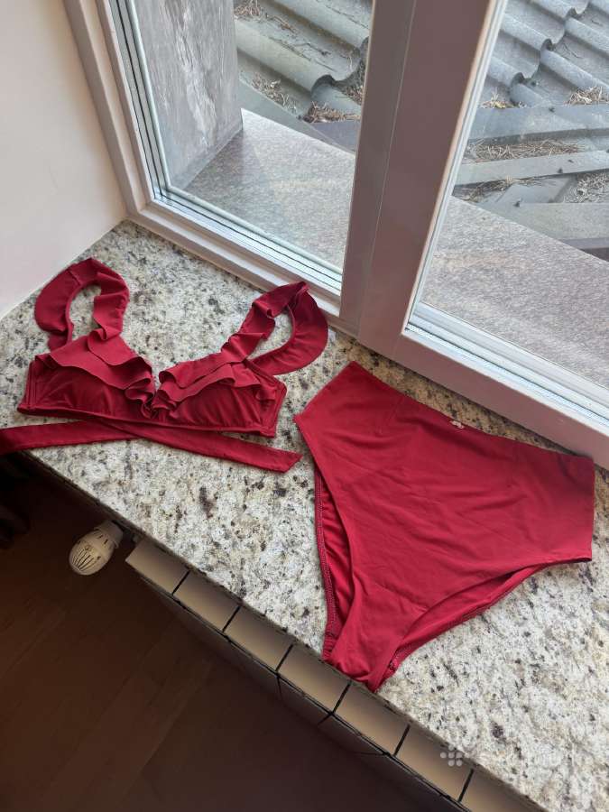 Oysho Ruffle raudonas atskiras bikinis 40/42 dydis