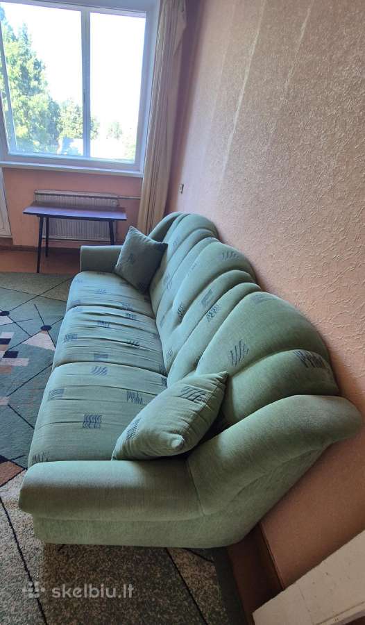 Dovanoju sofą su foteliais