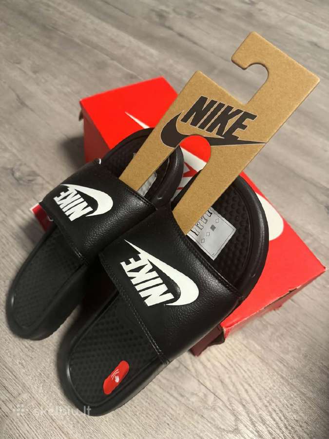 Slepetes Nike naujos