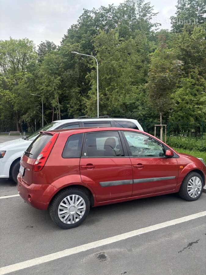 Ford Fiesta Ghia 1.4 Automatas – Tvarkingas ir Eko