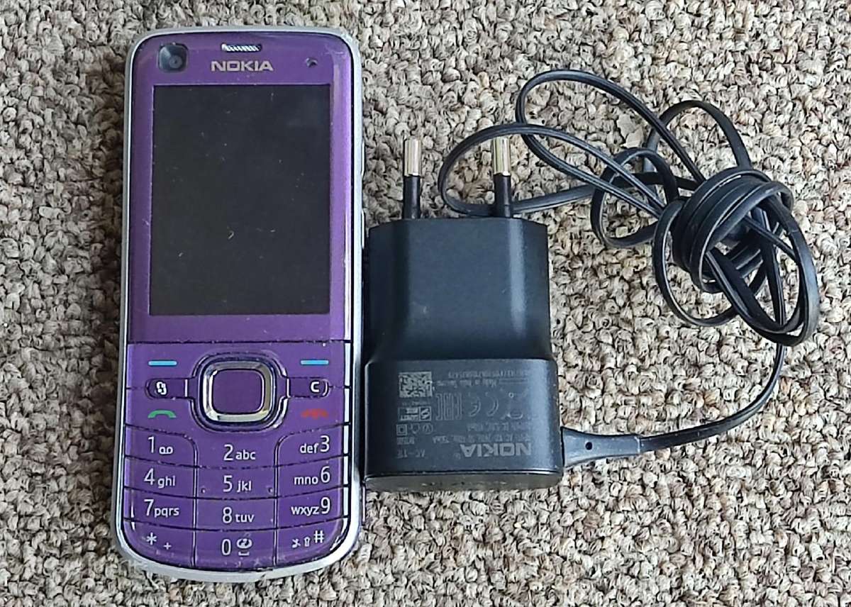 Nokia 6220c-1