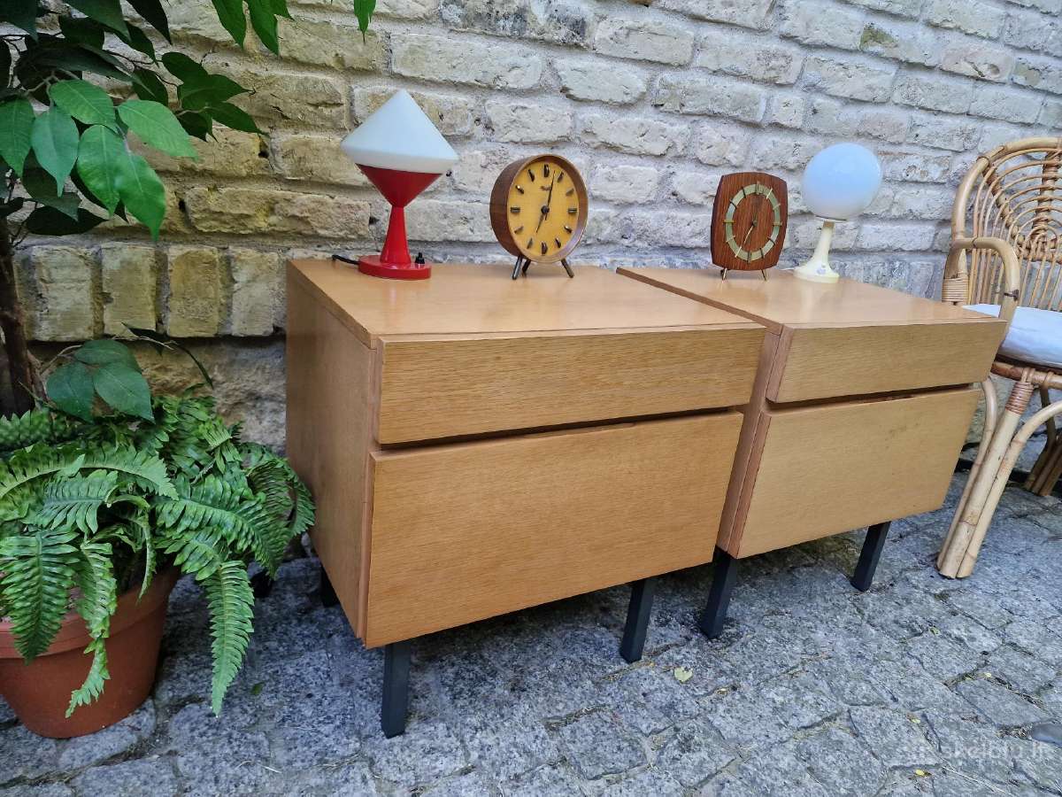 Vintažinės mid century bukmedžio spintelės