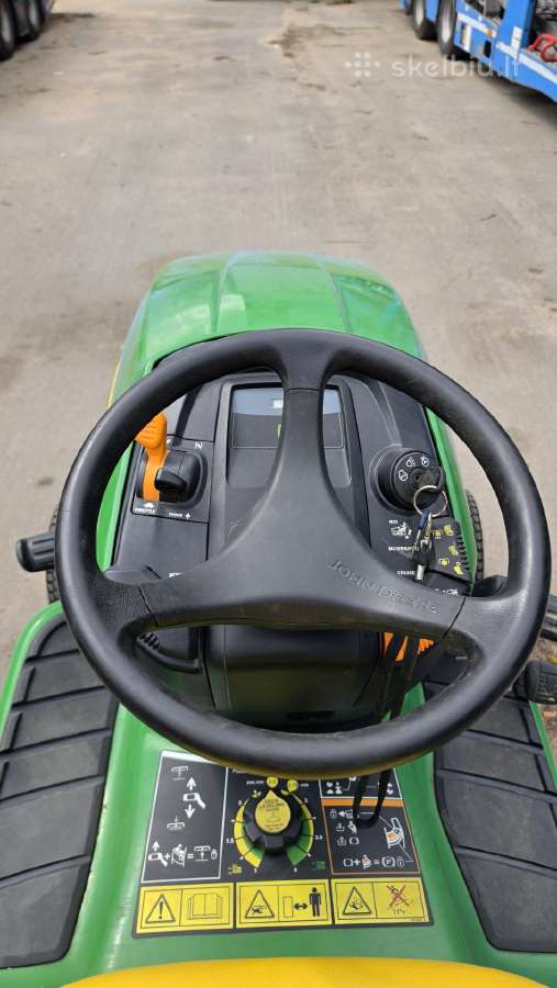 Patikimas sodo traktoriukas John Deere X300 - nuotraukos Nr. 4