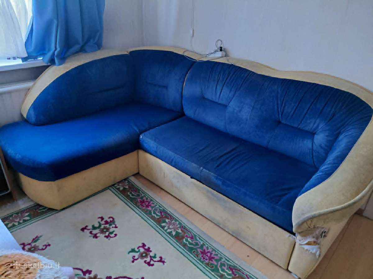 Atiduodu kampinę sofą su miegamu mechanizmu