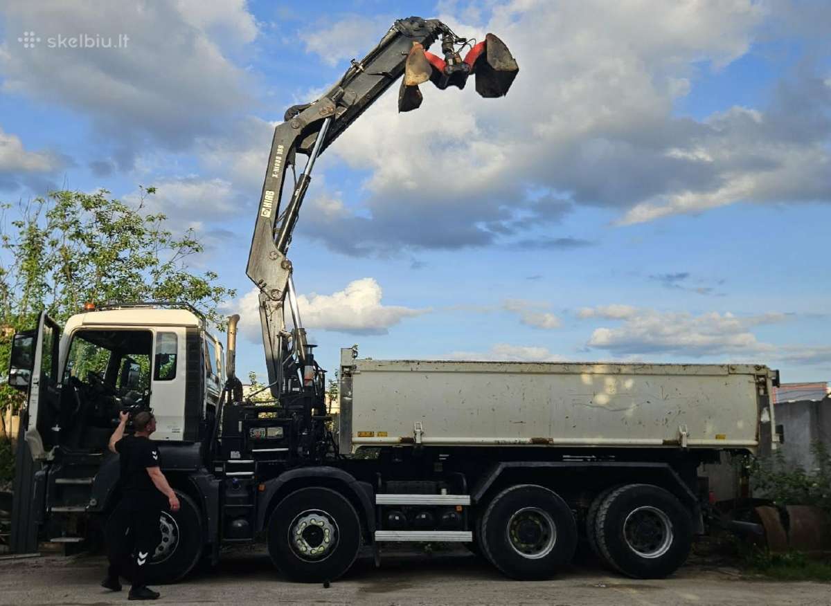 Ieškau vairuotojo turinčio C kategoriją