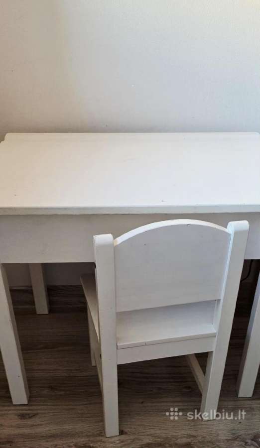 Ikea vaikiskas staliukas su kede
