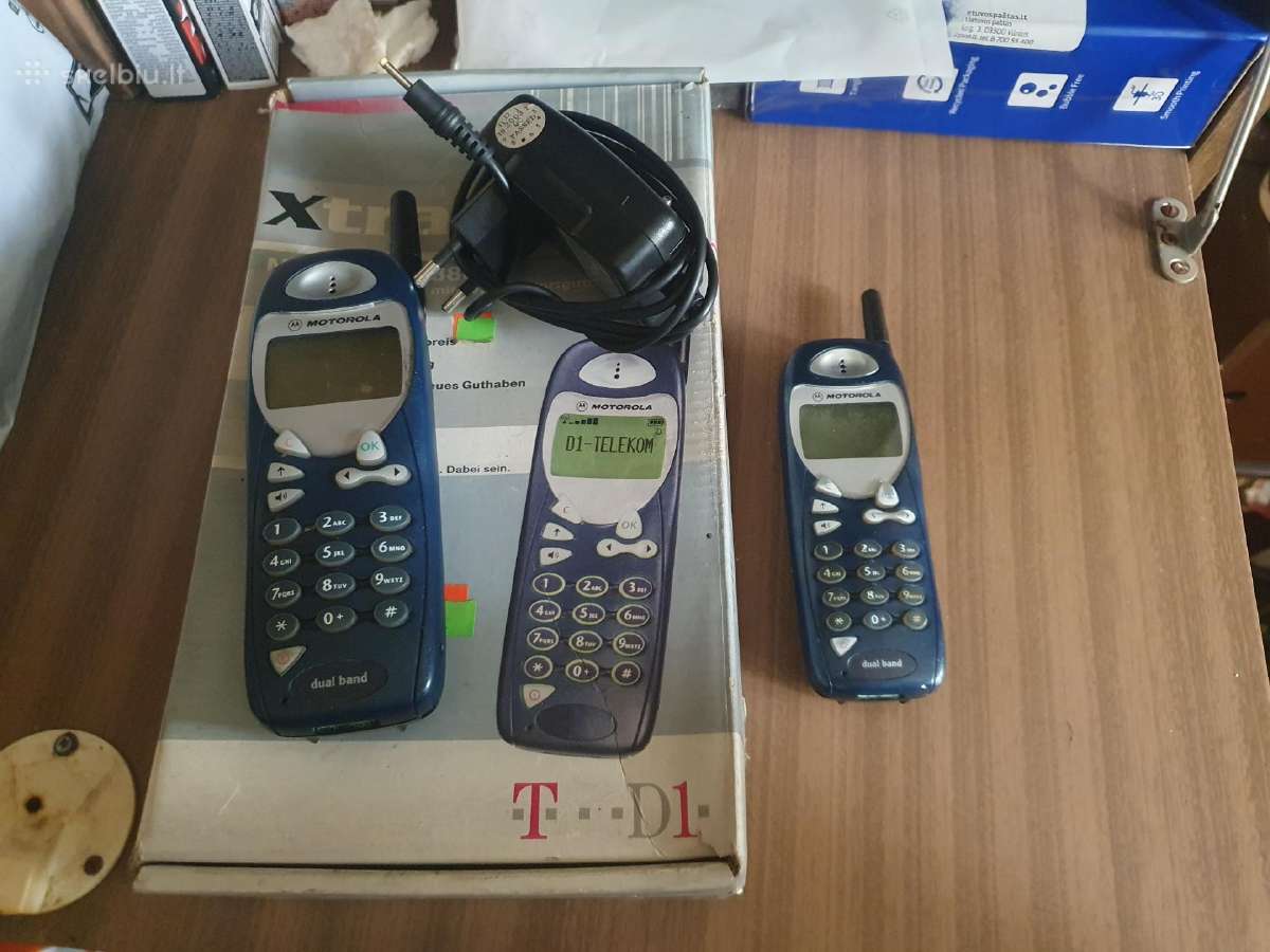 2 vnt Motorola M3888