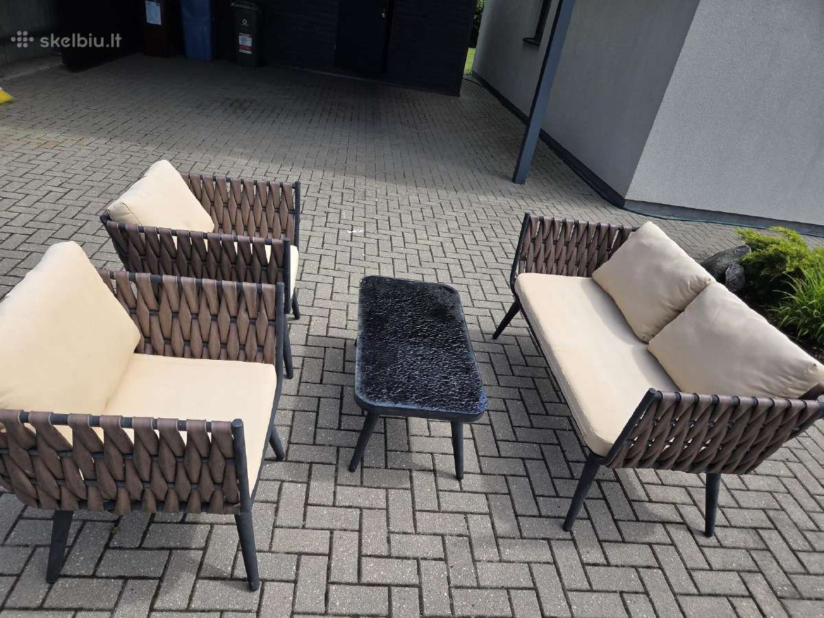 Lauko baldai