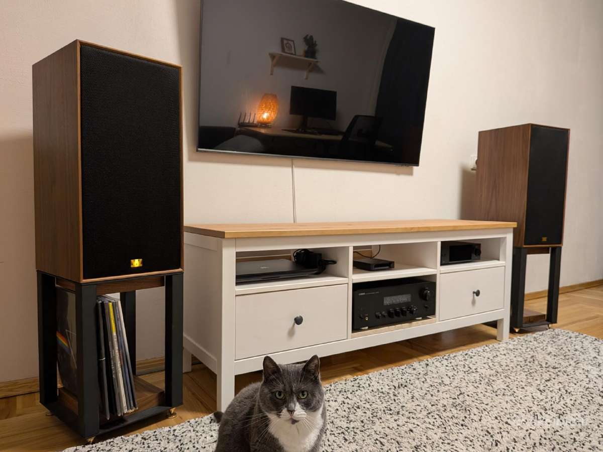 Wharfedale Super Linton kolonėlės su stovais