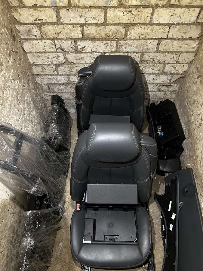 Mercedes benz salonas