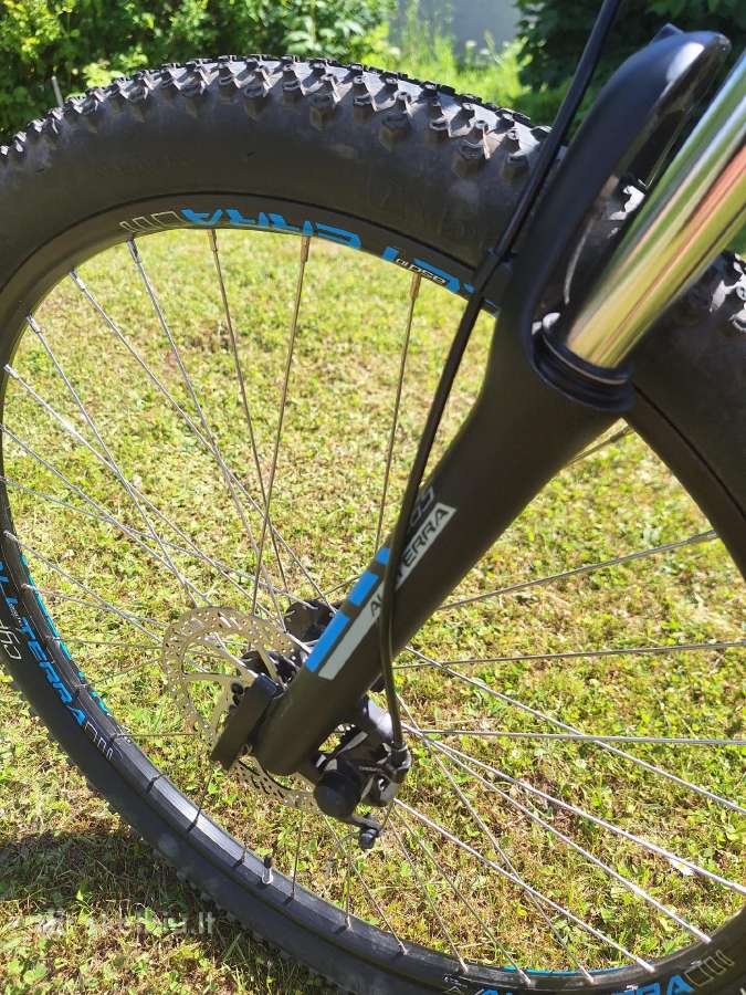 2018 GT Aggressor Comp MTB dviratis - nuotraukos Nr. 3