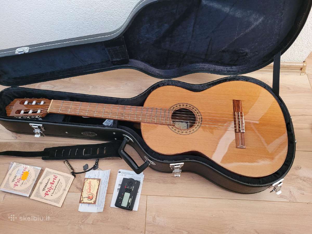 Parduodama apynaujė klasikinė gitara su priedais - nuotraukos Nr. 2
