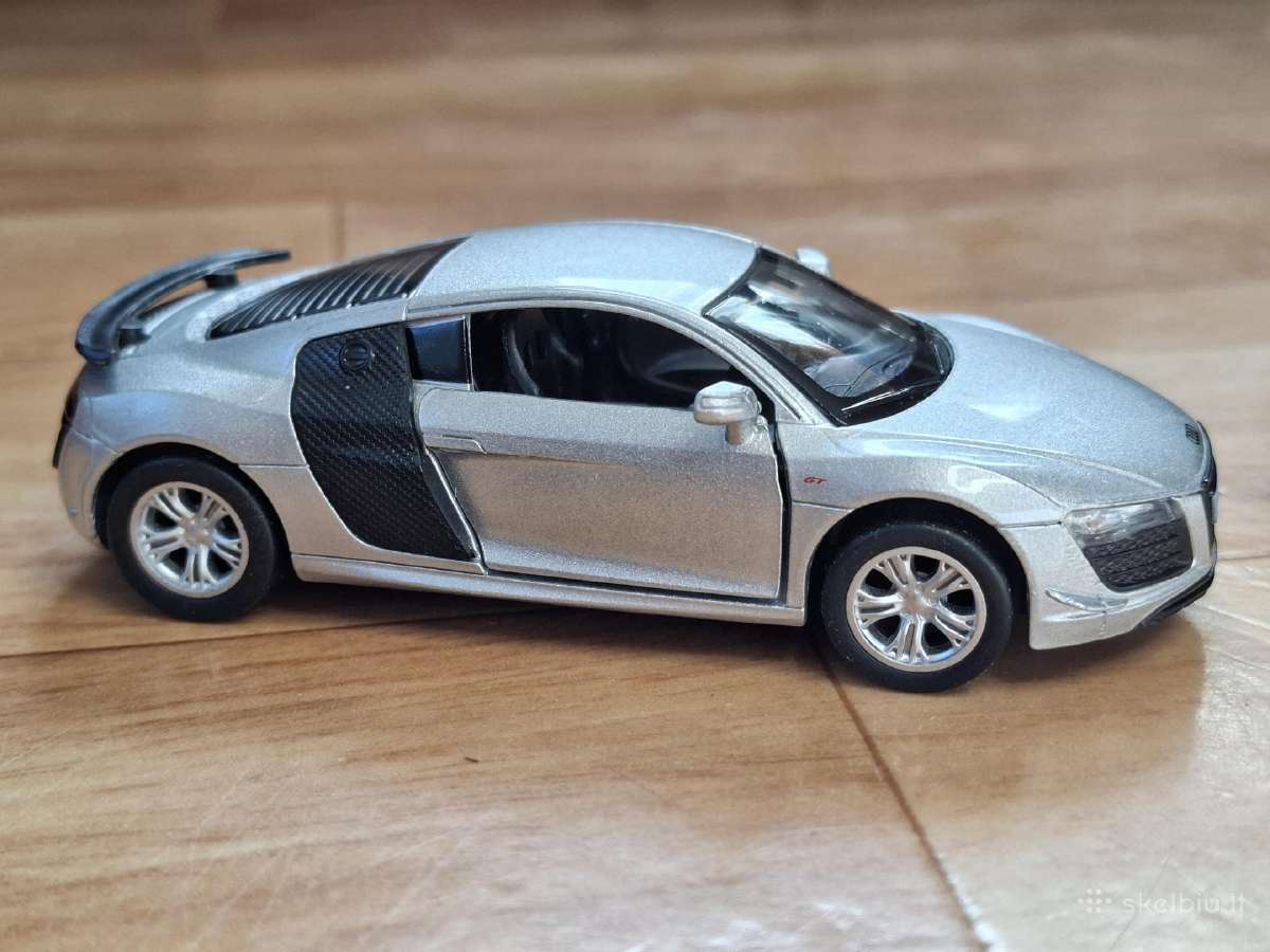 1:42 Audi TT