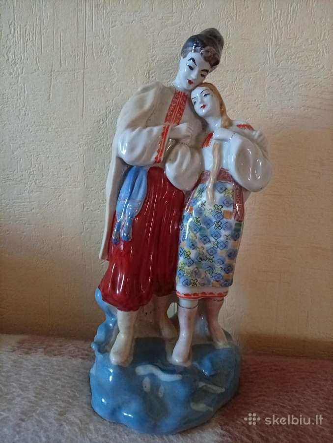 Porcelianinė statulėlė