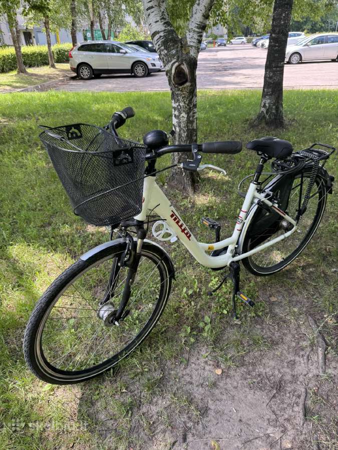 Moteriskas puikus gerai islaikytas!