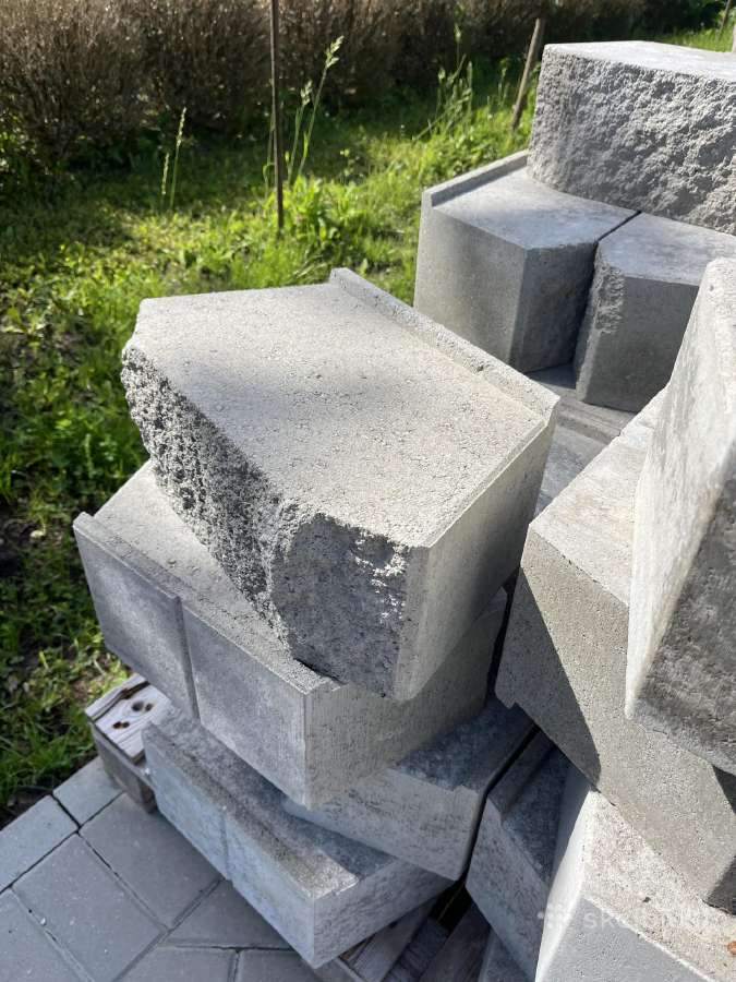 Brokuoti atramines sieneles blokeliai bendeers