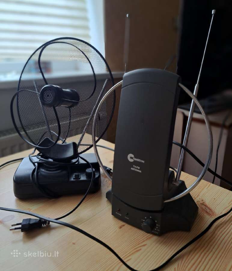 Kambarinės TV antenos su stiprintuvais .