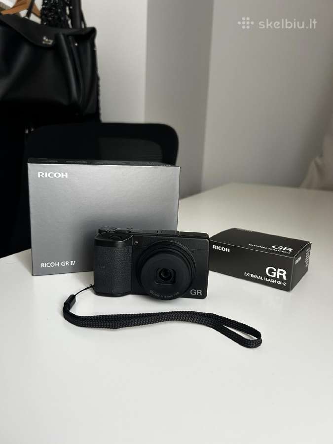 Ricoh Gr Iv fotoaparatas + Gf-2 external flash