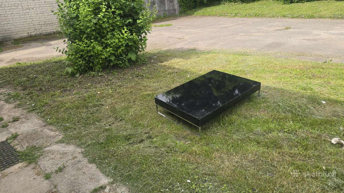 Atiduodu dovanoju staliuka