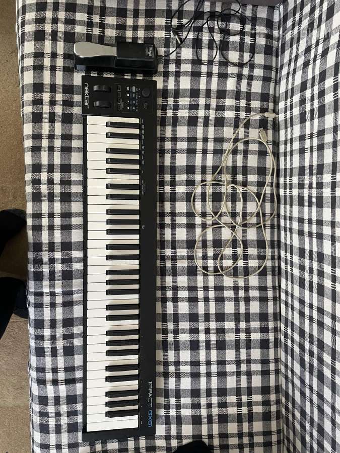 Nektar Impact Gx61 Midi klaviatūra + Stagg pedalas