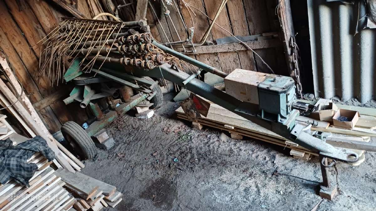 Grėblys–vartytuvas „dobilas-3“