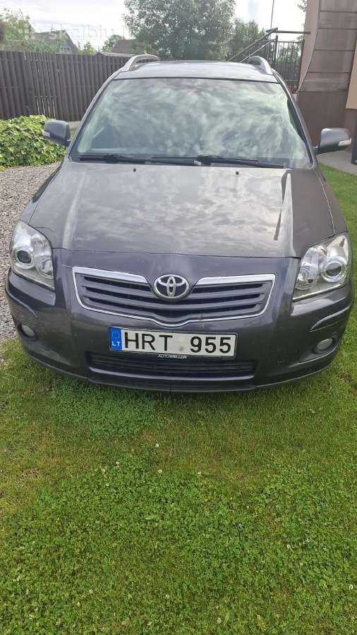 Parduodu toyota avensis