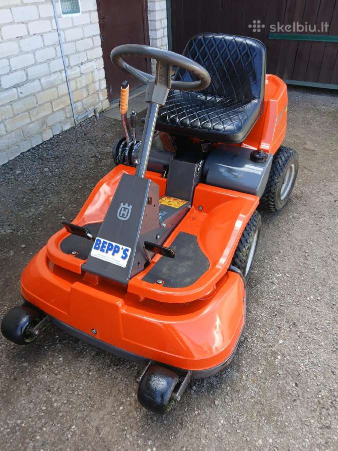 Parduodu sodo traktoriuką husgvarna rider 11