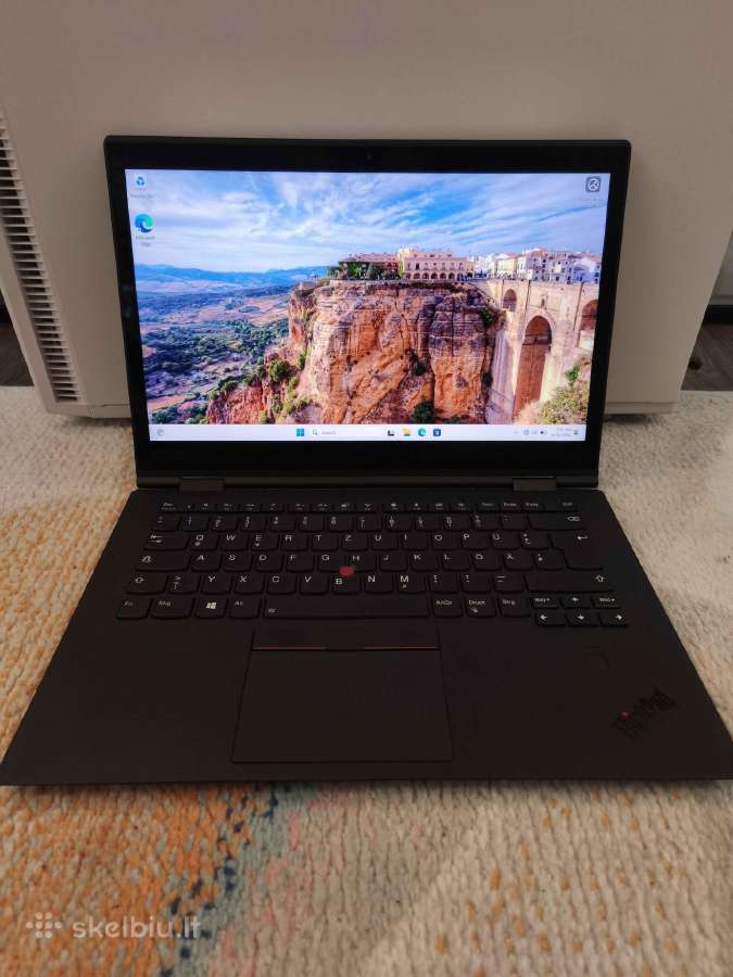 Thinkpad X1 Yoga 3rd gen 16gb i7 8650u