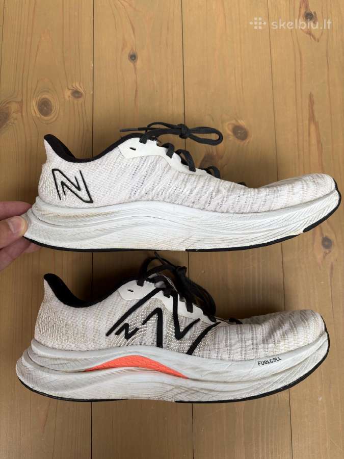 New Balance Fuelcell Propel