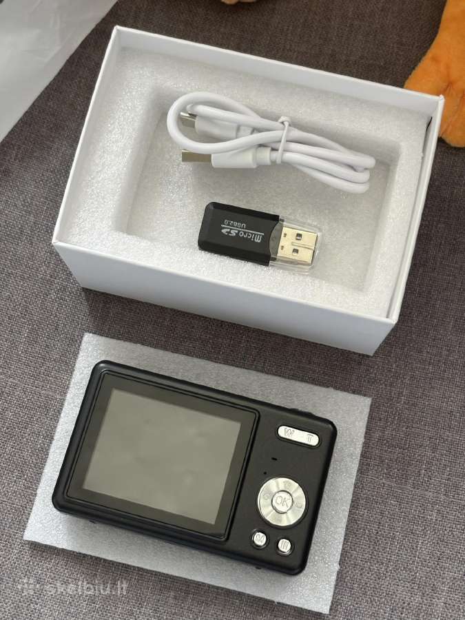 Y2k retro fotoaparatas su 8 GB juodas