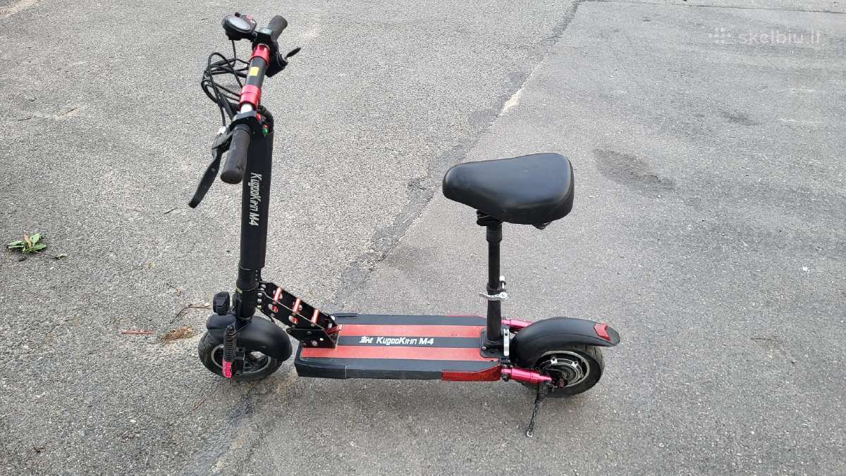 Kugoo Kukurin M4 su defektu.