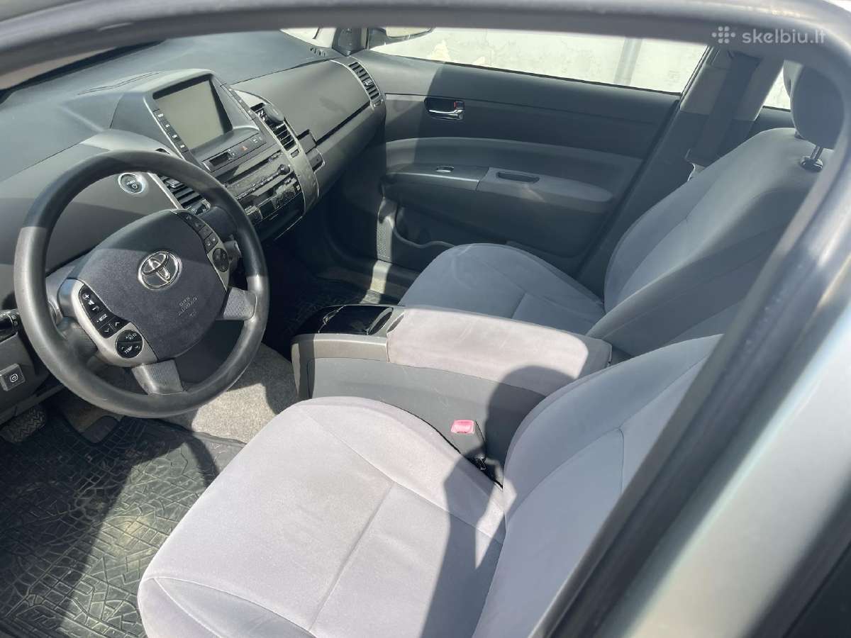 Toyta Prius rent - nuotraukos Nr. 2