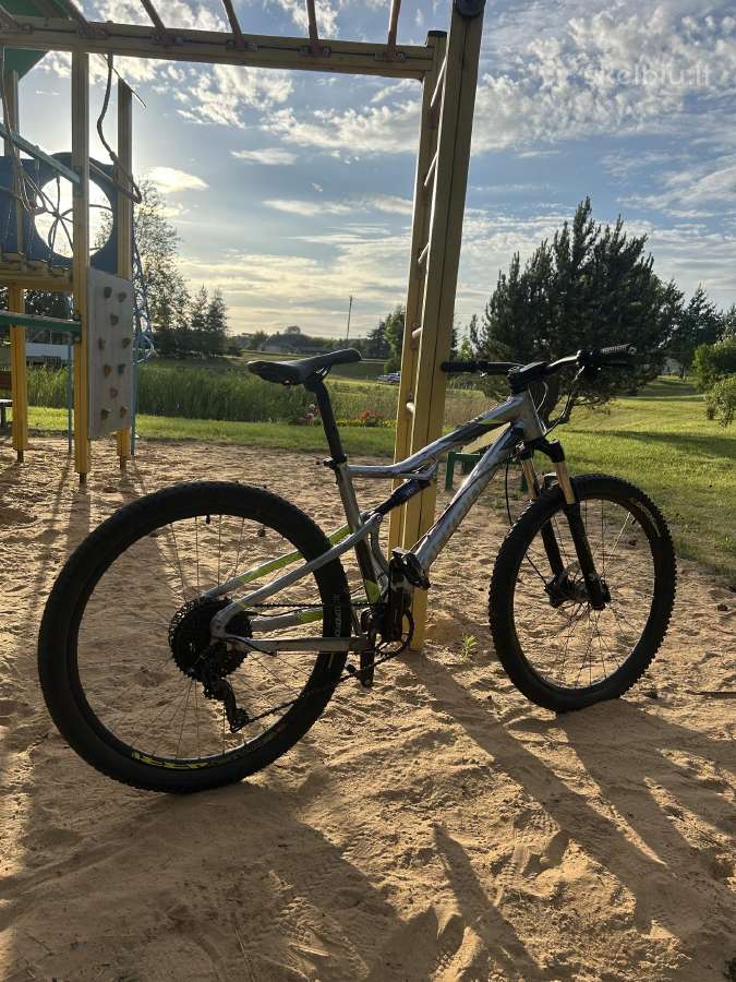 Parduodamas Rockrider St 900s 27,5