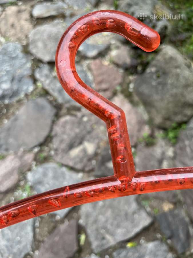 Parduodamos naudotos plastikinės pakabos - nuotraukos Nr. 2