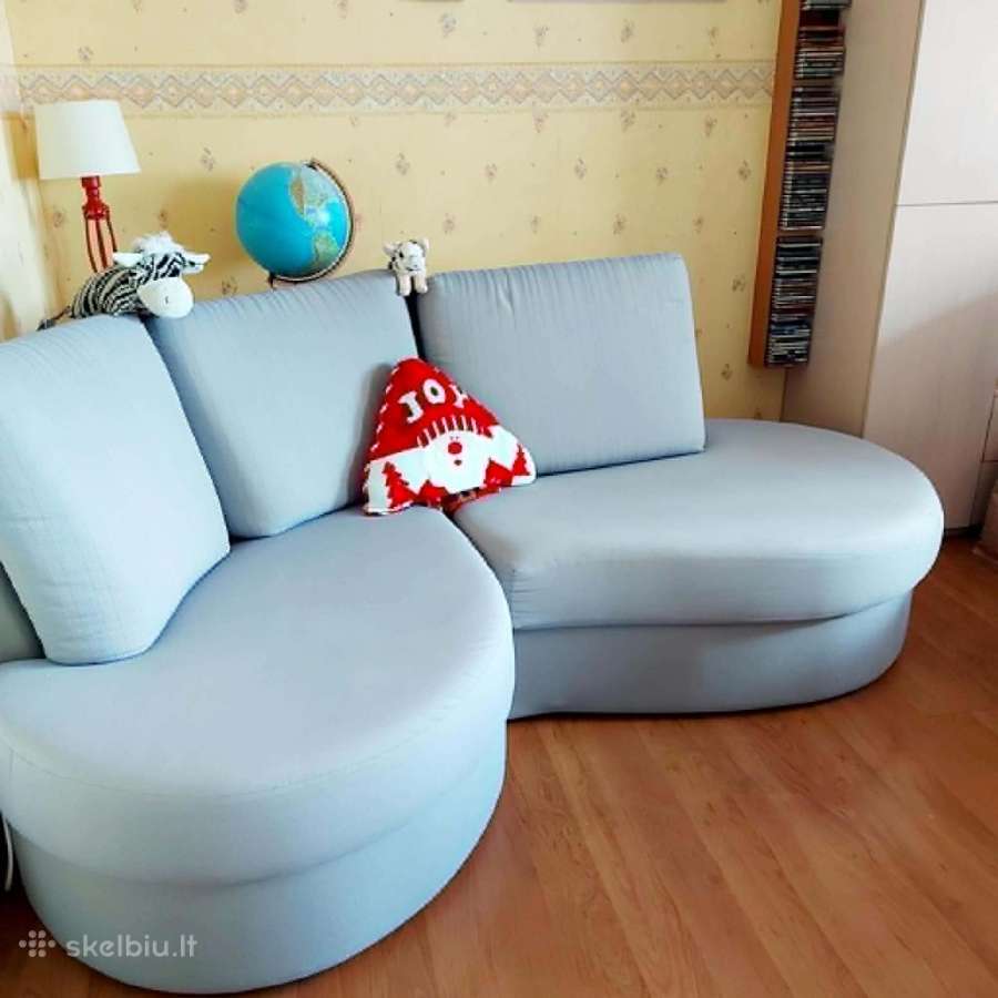 Sofa lenkta, kampas su daiktadeze, nestandartine