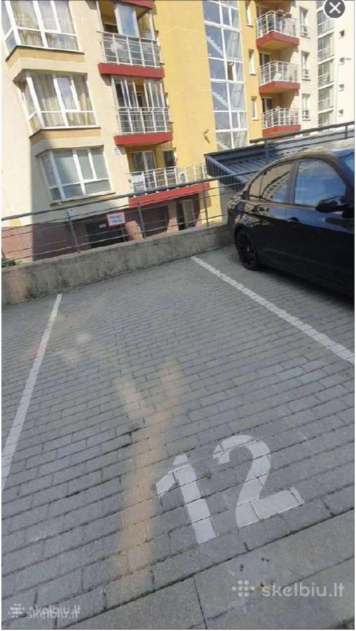 Parkavimo vieta perkunkiemyje