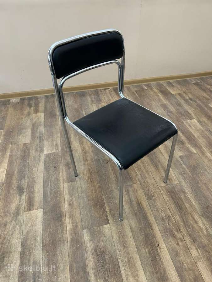Parduodama kavinės įranga, inventorius, baldai