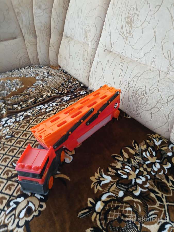 Parduodu hot wheels mega hauler